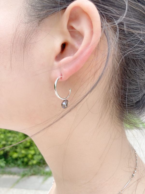 藍野之珠 / Blue Meadow Pearl 925純銀、巴洛克淡水珍珠、耳環