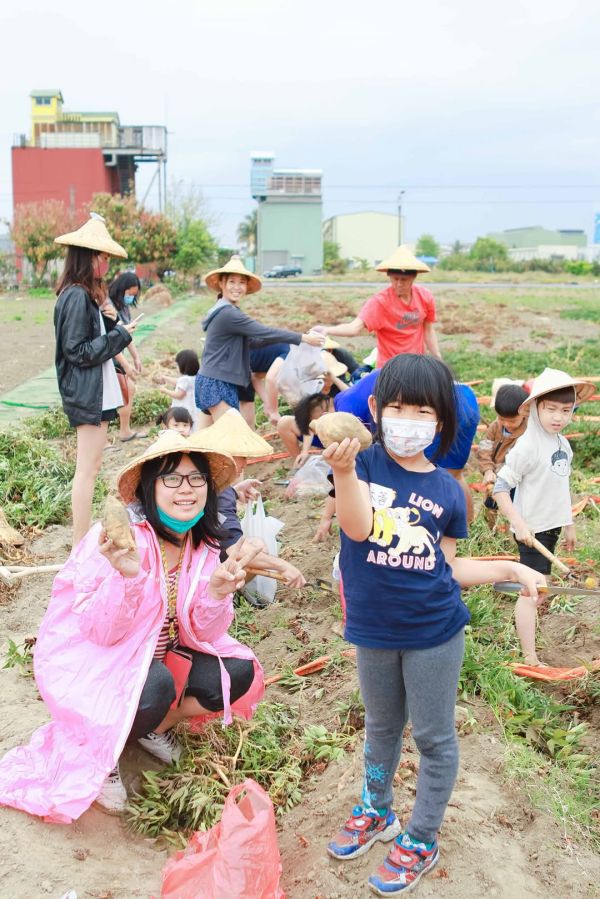 春耕小農夫〔含攝影〕 春耕活動,台南假日親子,台南假日活動,台南親子,埃及展,兔子城堡,阿中生態農場,台南五感,台南親子活動
