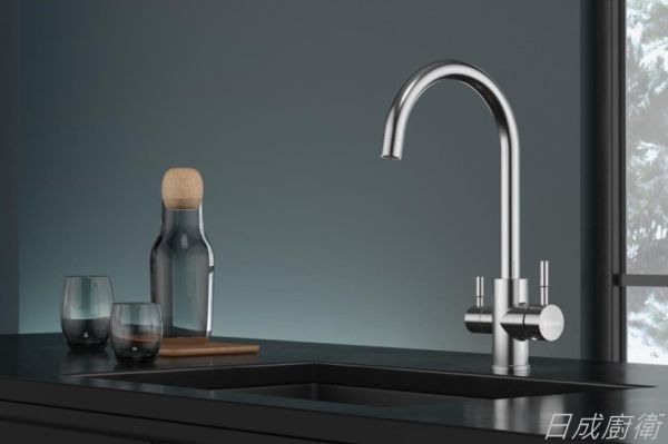 【日成】de.luxso 廚房檯面龍頭.三用.不銹鋼材質 DF-7611ST- 有花灑 