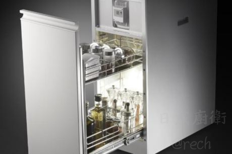 JT-7900BL食品防潮機-喜特麗-嵌入式設計-One Touch設計-LED高亮度數位顯示器-歐洲吸濕防潮技術-獨家專利夾持瓶罐收納-業界最大容量65L-拉出欄外觀