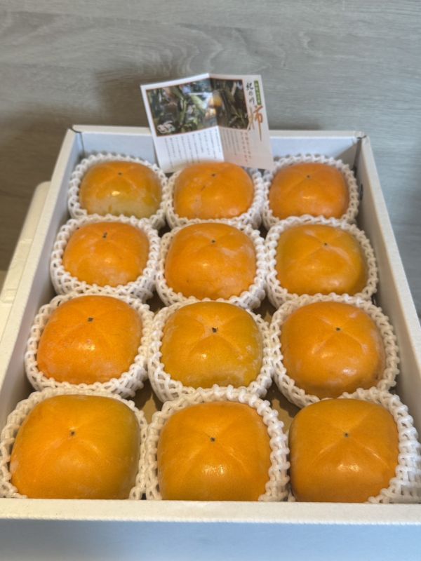 日本和歌山黑糖柿 日本黑糖柿, 和歌山黑糖柿, 日本甜柿, 進口柿子, 高甜度柿子, 黑糖風味水果, 日本進口水果, 秋冬水果推薦, 老饕水果, 日本水果宅配