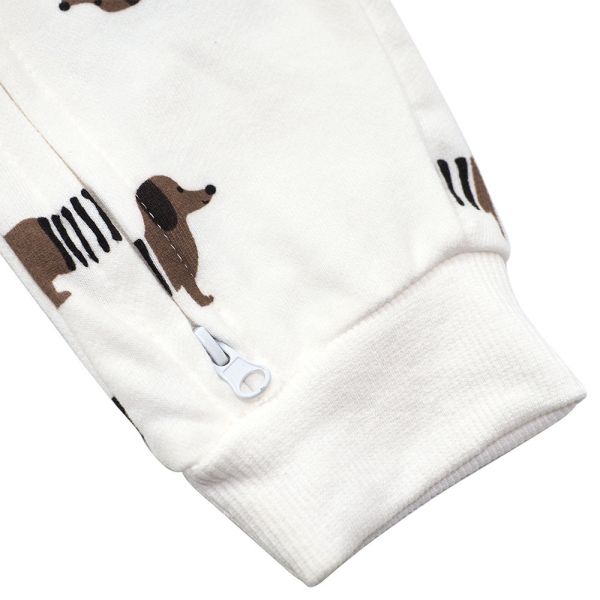 有機棉連帽雙拉鍊長袖連身衣-彈簧狗 有機棉童裝, 寶寶連帽連身衣, 彈簧狗連身衣, 100%有機棉, MIT童裝, 台灣製造嬰兒服, 親膚透氣連身衣, 嬰幼兒連身衣, 可愛童裝推薦, 友善環境服飾, 寶寶穿搭, 彈簧狗圖案, 無毒有機棉質連身衣, 嬰兒連帽衫。