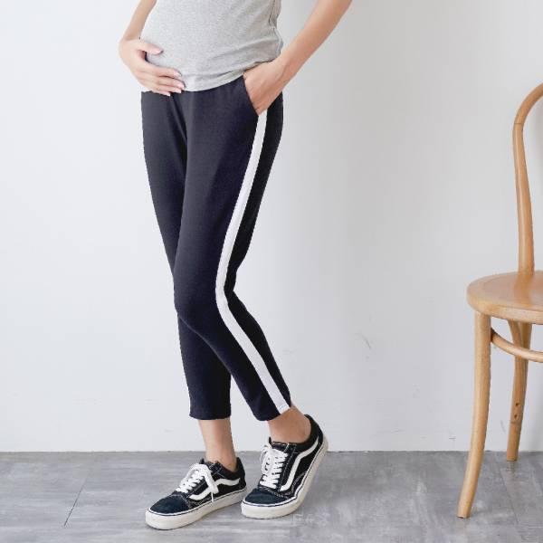 孕媽咪有機棉潮流九分運動褲 M~L 孕婦褲推薦ptt,孕婦褲推薦dcard,孕婦褲推薦品牌,孕婦褲推薦,有機棉孕婦褲,孕期舒適褲,高彈力托腹褲,透氣親膚孕婦褲,孕期支撐褲,柔軟孕婦長褲,孕婦居家褲,托腹孕婦褲,孕媽咪必備,減壓孕婦褲