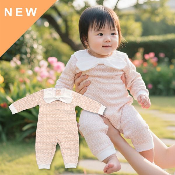 純棉長袖連身衣-菱格蝴蝶結 嬰兒連身衣,純棉童裝,菱格紋包屁衣,蝴蝶結女嬰服飾,高品質寶寶衣服,長袖連身爬服,嬰幼兒純棉衣物,滿月禮盒推薦,透氣嬰兒服,優雅公主風童裝,親膚棉質連身裝,日常嬰兒穿搭