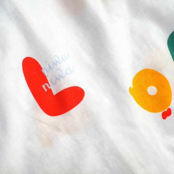 竹纖維短袖連身衣-彩色字母 竹纖維連身衣,嬰兒短袖連身衣,台灣製童裝,竹纖維童裝,包屁衣推薦,親膚嬰兒服,吸濕排汗童裝,環保印染,夏季連身衣,花朵小熊