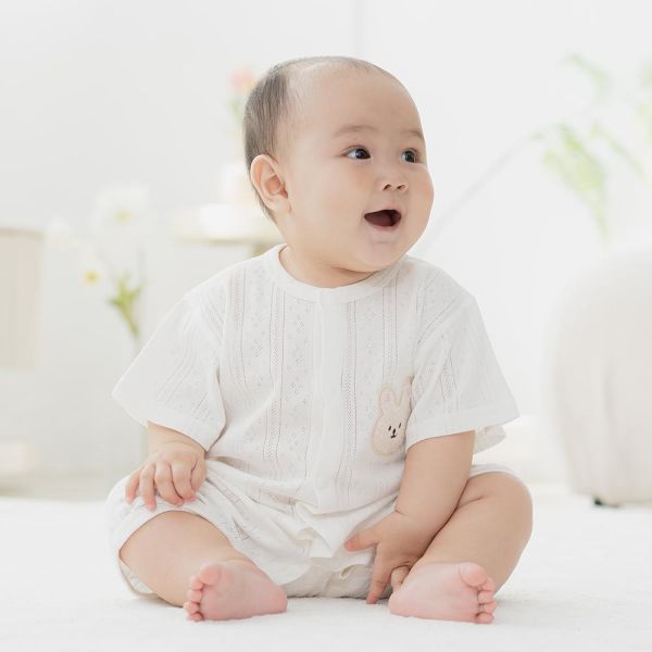 有機棉短袖連身衣-可愛小兔(白) 有機棉短袖連身衣,可愛小兔,100%有機棉,台灣製童裝,環保印染,嬰兒親膚衣物,包屁衣,寶寶外出服