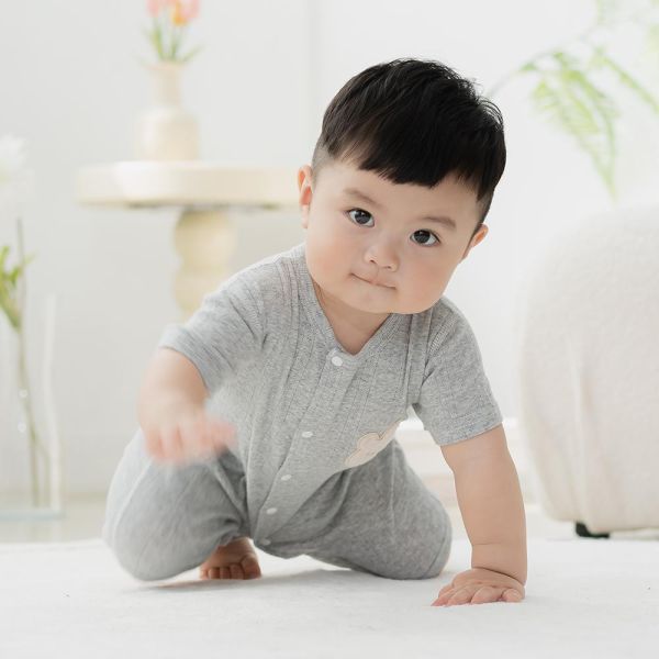 有機棉短袖連身衣-可愛小兔(灰) 有機棉短袖連身衣,可愛小兔,100%有機棉,台灣製童裝,環保印染,嬰兒親膚衣物,包屁衣,寶寶外出服