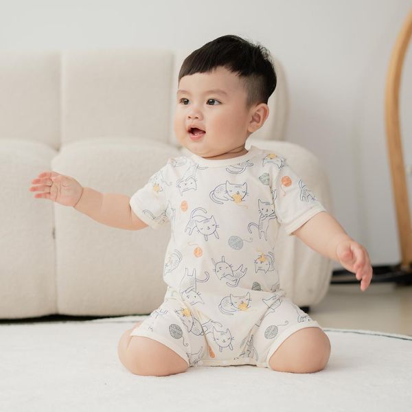 有機棉短袖連身衣-線團貓貓 有機棉短袖連身衣,線團貓貓,100%有機棉,台灣製童裝,環保印染,嬰兒親膚衣物,包屁衣,寶寶外出服