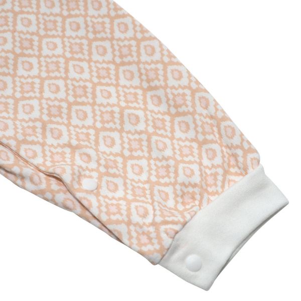 純棉長袖連身衣-菱格蝴蝶結 嬰兒連身衣,純棉童裝,菱格紋包屁衣,蝴蝶結女嬰服飾,高品質寶寶衣服,長袖連身爬服,嬰幼兒純棉衣物,滿月禮盒推薦,透氣嬰兒服,優雅公主風童裝,親膚棉質連身裝,日常嬰兒穿搭