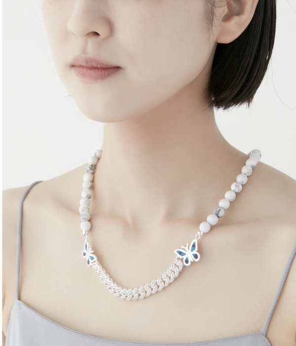 微笑銀鑽蝴蝶項鍊 White turquoise silver butterfly 日本設計師,日本製,設計項鍊,潮流飾品,選品,設計搭配,設計服裝,潮流服飾,潮流搭配,搭配教學,潮流穿搭,時尚搭配,手錶,潮流品牌,精選商品,優質商品,綠松石,鋯石,鍍銀,黃酮,蝴蝶