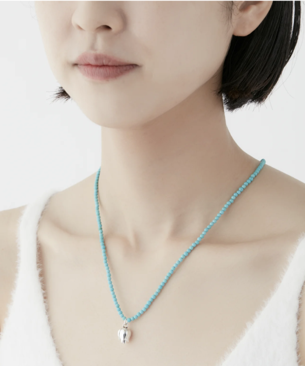 銀薔薇綠松石細鍊   Rose Butterfly Turquoise 日本設計師,日本製,設計項鍊,潮流飾品,選品,設計搭配,設計服裝,潮流服飾,潮流搭配,搭配教學,潮流穿搭,時尚搭配,手錶,潮流品牌,精選商品,優質商品,黃銅,蝴蝶,細鍊,18K鍍金,珍珠,貝殼,鍍銀,綠松石