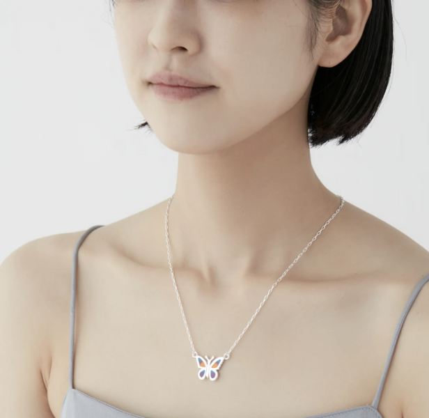 蝴蝶細鍊Butterfly Sliver 日本設計師,日本製,設計項鍊,潮流飾品,選品,設計搭配,設計服裝,潮流服飾,潮流搭配,搭配教學,潮流穿搭,時尚搭配,手錶,潮流品牌,精選商品,優質商品,黃銅,蝴蝶,細鍊