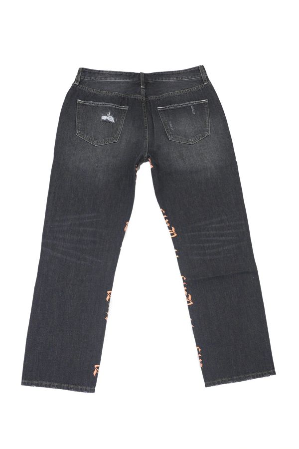 STUGAZI MESSAGE DENIM BLACK黑色刺繡割破丹寧長褲 黑色刺繡割破丹寧長褲,設計師,日本製,設計項鍊,潮流飾品,選品,設計搭配,設計服裝,潮流服飾,潮流搭配,搭配教學,潮流穿搭,時尚搭配,手錶,潮流品牌,精選商品,優質商品,黃銅,鍍銀,珍珠,蝴蝶,貝殼,頸鍊