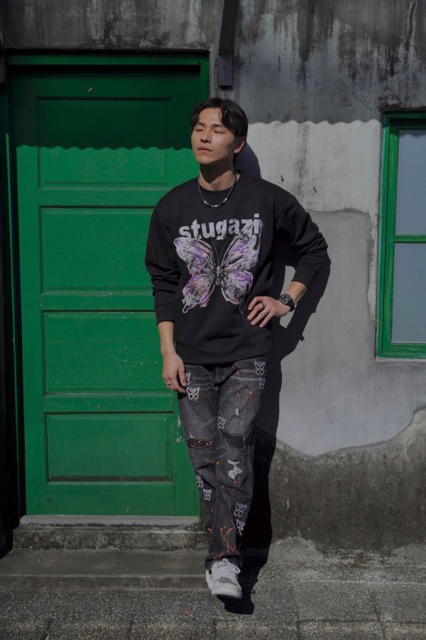 STUGAZI BUTTERFLY PAINT DENIM BLACK 黑色潑漆丹寧長褲 黑色潑漆丹寧長褲,設計師,日本製,設計項鍊,潮流飾品,選品,設計搭配,設計服裝,潮流服飾,潮流搭配,搭配教學,潮流穿搭,時尚搭配,手錶,潮流品牌,精選商品,優質商品,黃銅,鍍銀,珍珠,蝴蝶,貝殼,頸鍊