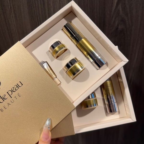 Clé de Peau Beauté 肌膚之鑰 塑妍逆齡套組(27/12) 