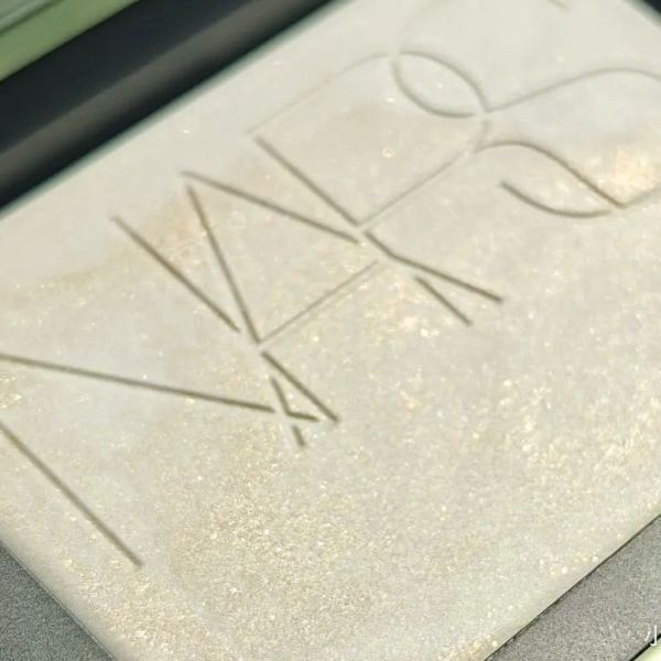 NARS 裸光蜜粉餅 #璀璨奢金版-10g(27/05) 