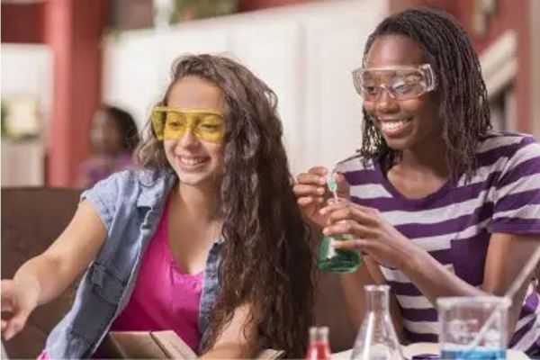 全女生STEAM創新者營隊  All-Girls STEAM-Innovators-2025-UCLA Summer Camp STEAM 女生夏令營, 美國遊學課程, 在 UCLA 上課, 女孩科學營, 科技藝術營隊, 女孩 STEM 課程, STEAM 跨領域營, 美國兒童夏令營, 小學生美國遊學, 科技與創意營隊, 女力啟發課程, STEAM 女力榜樣, 全女生科學營, 美國暑期課程推薦, 2025 女生營隊