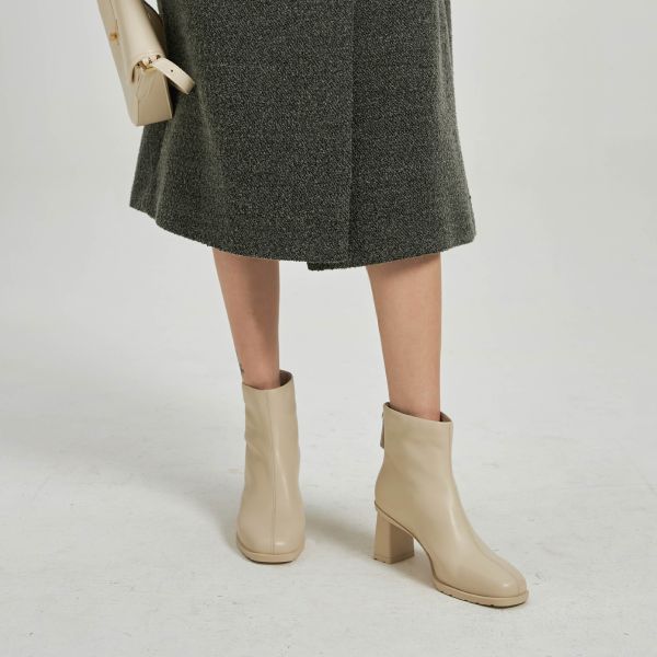 日常造型升級中-中線方頭踝靴-奶油白 小白鞋,餅乾鞋,厚底鞋,休閒鞋,鬆餅鞋,真皮鞋,送客神器,情侶鞋,球鞋,厚底球鞋,樂福鞋,瑪莉珍鞋,高跟鞋,女鞋,勃肯鞋,短靴,切爾西靴,踝靴,靴子,中筒靴,長靴,尖頭靴