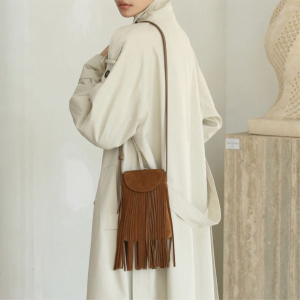 麂皮長流蘇包-棕色 女包推薦,女用包包,側背包女,肩背包女,手提包女,百搭女包,通勤包推薦,小包推薦女,女用小方包,大容量女包,托特包女,腋下包女,馬鞍包女,封口包,拉鍊包,真皮女包,編織包女款,棉麻包推薦,質感女包.小眾女包品牌,麂皮包,流蘇包