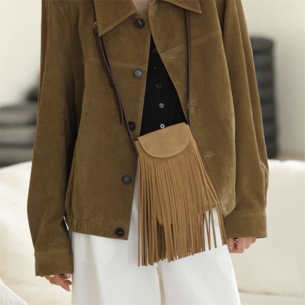 麂皮長流蘇包-駝色 女包推薦,女用包包,側背包女,肩背包女,手提包女,百搭女包,通勤包推薦,小包推薦女,女用小方包,大容量女包,托特包女,腋下包女,馬鞍包女,封口包,拉鍊包,真皮女包,編織包女款,棉麻包推薦,質感女包.小眾女包品牌,麂皮包,流蘇包