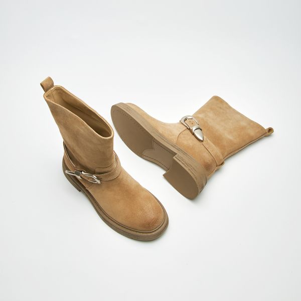 瀟灑一回-麂皮帶扣中筒靴-卡其色 小白鞋,餅乾鞋,厚底鞋,休閒鞋,鬆餅鞋,真皮鞋,送客神器,情侶鞋,球鞋,厚底球鞋,樂福鞋,瑪莉珍鞋,高跟鞋,女鞋,勃肯鞋,短靴,切爾西靴,踝靴,靴子,中筒靴,長靴