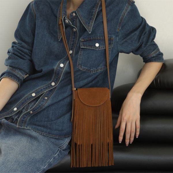 麂皮長流蘇包-棕色 女包推薦,女用包包,側背包女,肩背包女,手提包女,百搭女包,通勤包推薦,小包推薦女,女用小方包,大容量女包,托特包女,腋下包女,馬鞍包女,封口包,拉鍊包,真皮女包,編織包女款,棉麻包推薦,質感女包.小眾女包品牌,麂皮包,流蘇包