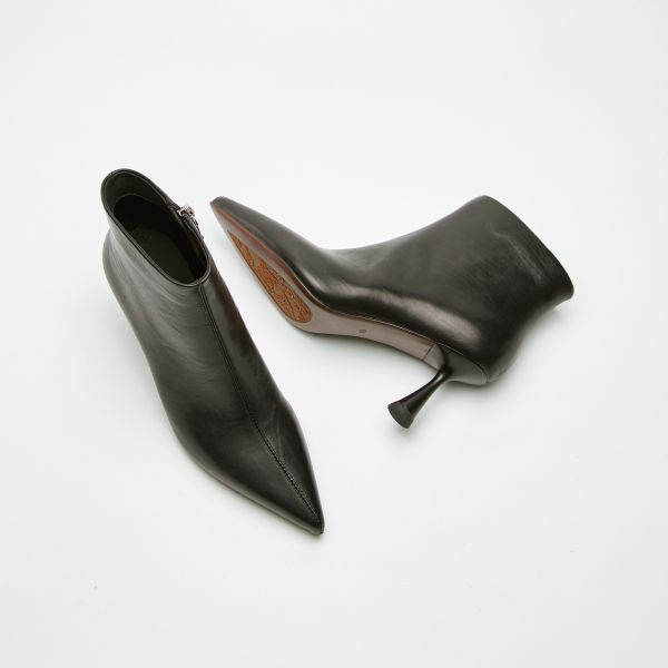 美劇主角登場鞋-酒杯跟尖頭靴-光澤黑 小白鞋,餅乾鞋,厚底鞋,休閒鞋,鬆餅鞋,真皮鞋,送客神器,情侶鞋,球鞋,厚底球鞋,樂福鞋,瑪莉珍鞋,高跟鞋,女鞋,勃肯鞋,短靴,切爾西靴,踝靴,靴子,中筒靴,長靴,尖頭靴