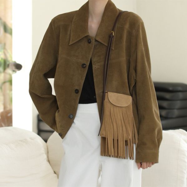 麂皮長流蘇包-駝色 女包推薦,女用包包,側背包女,肩背包女,手提包女,百搭女包,通勤包推薦,小包推薦女,女用小方包,大容量女包,托特包女,腋下包女,馬鞍包女,封口包,拉鍊包,真皮女包,編織包女款,棉麻包推薦,質感女包.小眾女包品牌,麂皮包,流蘇包