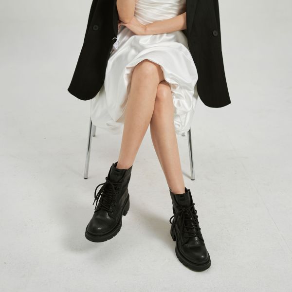 輕婚鞋系列-二代綁帶軍靴-黑色 小白鞋,餅乾鞋,厚底鞋,休閒鞋,鬆餅鞋,真皮鞋,送客神器,情侶鞋,球鞋,厚底球鞋,樂福鞋,瑪莉珍鞋,高跟鞋,女鞋,勃肯鞋,短靴,切爾西靴,踝靴,靴子,中筒靴,長靴,尖頭靴