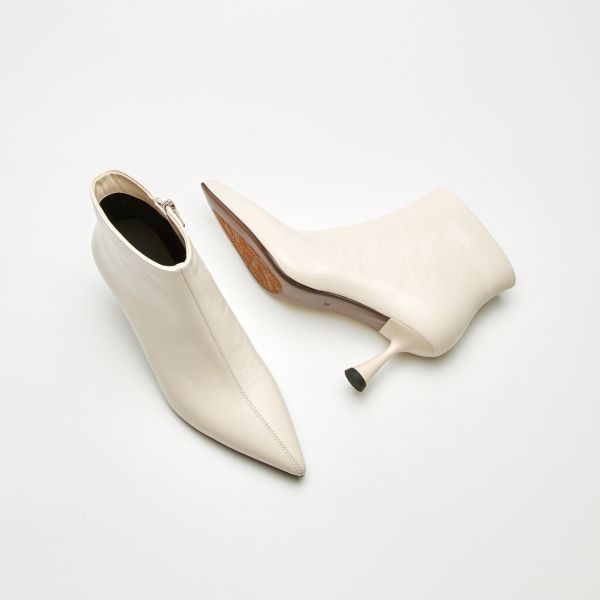 美劇主角登場鞋-酒杯跟尖頭靴-光澤白 小白鞋,餅乾鞋,厚底鞋,休閒鞋,鬆餅鞋,真皮鞋,送客神器,情侶鞋,球鞋,厚底球鞋,樂福鞋,瑪莉珍鞋,高跟鞋,女鞋,勃肯鞋,短靴,切爾西靴,踝靴,靴子,中筒靴,長靴,尖頭靴