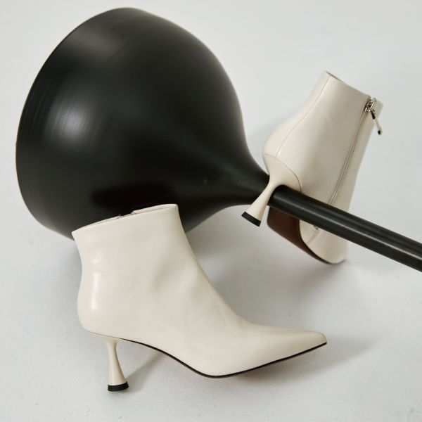 美劇主角登場鞋-酒杯跟尖頭靴-光澤白 小白鞋,餅乾鞋,厚底鞋,休閒鞋,鬆餅鞋,真皮鞋,送客神器,情侶鞋,球鞋,厚底球鞋,樂福鞋,瑪莉珍鞋,高跟鞋,女鞋,勃肯鞋,短靴,切爾西靴,踝靴,靴子,中筒靴,長靴,尖頭靴