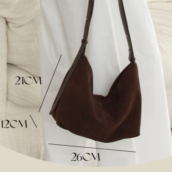 麂皮鬆弛包-深咖 女包推薦,女用包包,側背包女,肩背包女,手提包女,百搭女包,通勤包推薦,小包推薦女,女用小方包,大容量女包,托特包女,腋下包女,馬鞍包女,封口包,拉鍊包,真皮女包,編織包女款,棉麻包推薦,質感女包.小眾女包品牌,麂皮包,流蘇包