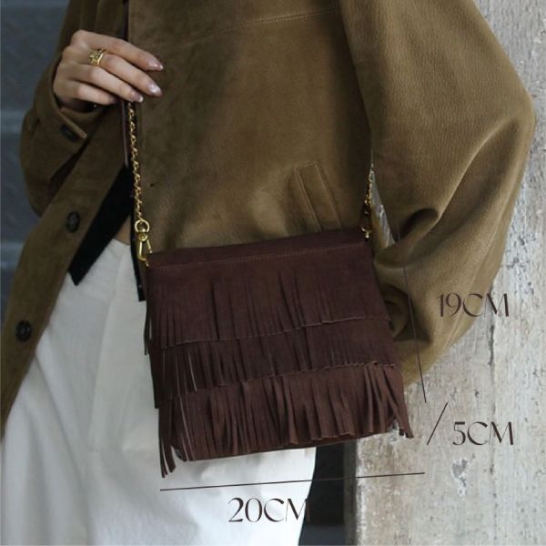 麂皮扁流蘇包-深咖 女包推薦,女用包包,側背包女,肩背包女,手提包女,百搭女包,通勤包推薦,小包推薦女,女用小方包,大容量女包,托特包女,腋下包女,馬鞍包女,封口包,拉鍊包,真皮女包,編織包女款,棉麻包推薦,質感女包.小眾女包品牌,麂皮包,流蘇包