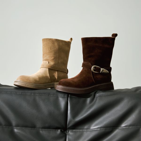 瀟灑一回-麂皮帶扣中筒靴-咖啡色 小白鞋,餅乾鞋,厚底鞋,休閒鞋,鬆餅鞋,真皮鞋,送客神器,情侶鞋,球鞋,厚底球鞋,樂福鞋,瑪莉珍鞋,高跟鞋,女鞋,勃肯鞋,短靴,切爾西靴,踝靴,靴子,中筒靴,長靴