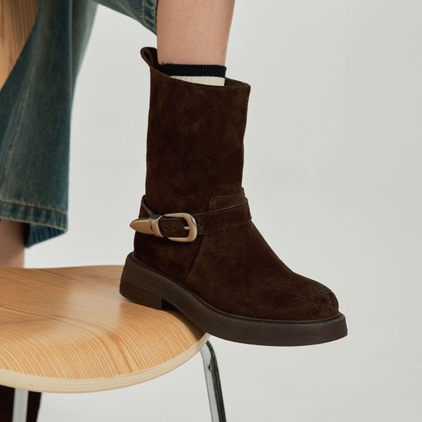 瀟灑一回-麂皮帶扣中筒靴-咖啡色 小白鞋,餅乾鞋,厚底鞋,休閒鞋,鬆餅鞋,真皮鞋,送客神器,情侶鞋,球鞋,厚底球鞋,樂福鞋,瑪莉珍鞋,高跟鞋,女鞋,勃肯鞋,短靴,切爾西靴,踝靴,靴子,中筒靴,長靴