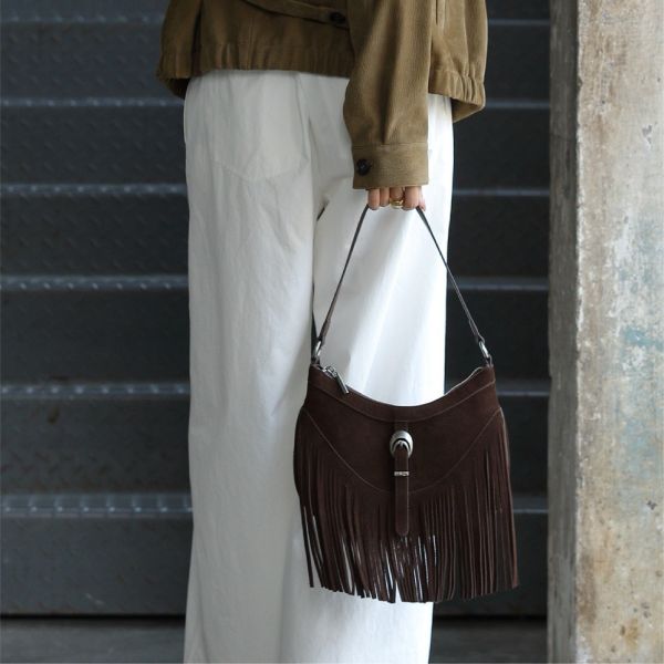 麂皮馬鞍包-深咖 女包推薦,女用包包,側背包女,肩背包女,手提包女,百搭女包,通勤包推薦,小包推薦女,女用小方包,大容量女包,托特包女,腋下包女,馬鞍包女,封口包,拉鍊包,真皮女包,編織包女款,棉麻包推薦,質感女包.小眾女包品牌,麂皮包,流蘇包