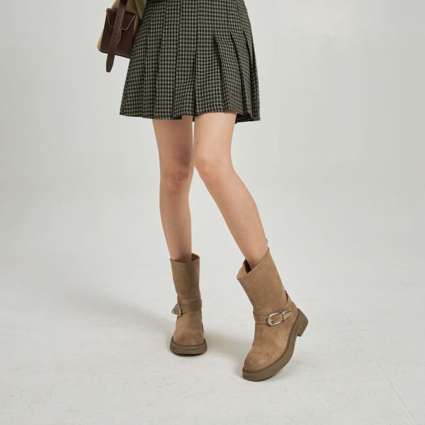 瀟灑一回-麂皮帶扣中筒靴-卡其色 小白鞋,餅乾鞋,厚底鞋,休閒鞋,鬆餅鞋,真皮鞋,送客神器,情侶鞋,球鞋,厚底球鞋,樂福鞋,瑪莉珍鞋,高跟鞋,女鞋,勃肯鞋,短靴,切爾西靴,踝靴,靴子,中筒靴,長靴