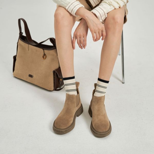 長褲完美搭-麂皮短筒切爾西靴-卡其色 小白鞋,餅乾鞋,厚底鞋,休閒鞋,鬆餅鞋,真皮鞋,送客神器,情侶鞋,球鞋,厚底球鞋,樂福鞋,瑪莉珍鞋,高跟鞋,女鞋,勃肯鞋,短靴,切爾西靴,踝靴,靴子