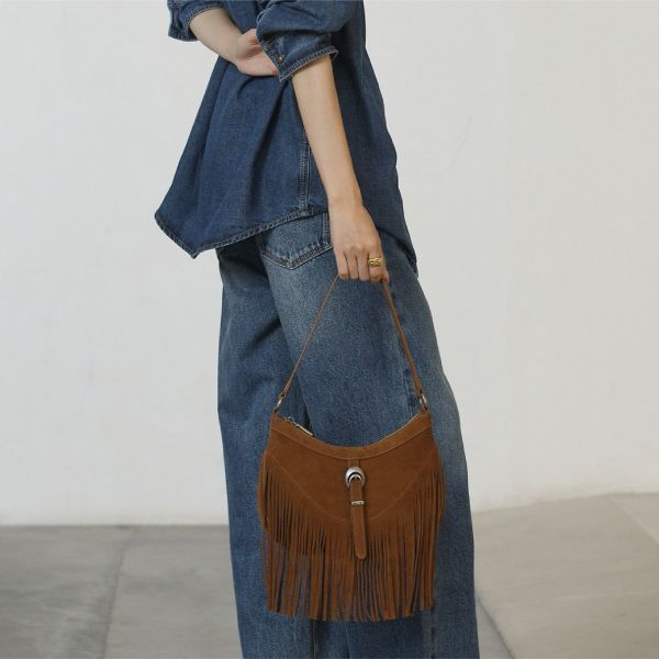 麂皮馬鞍包-棕色 女包推薦,女用包包,側背包女,肩背包女,手提包女,百搭女包,通勤包推薦,小包推薦女,女用小方包,大容量女包,托特包女,腋下包女,馬鞍包女,封口包,拉鍊包,真皮女包,編織包女款,棉麻包推薦,質感女包.小眾女包品牌,麂皮包,流蘇包