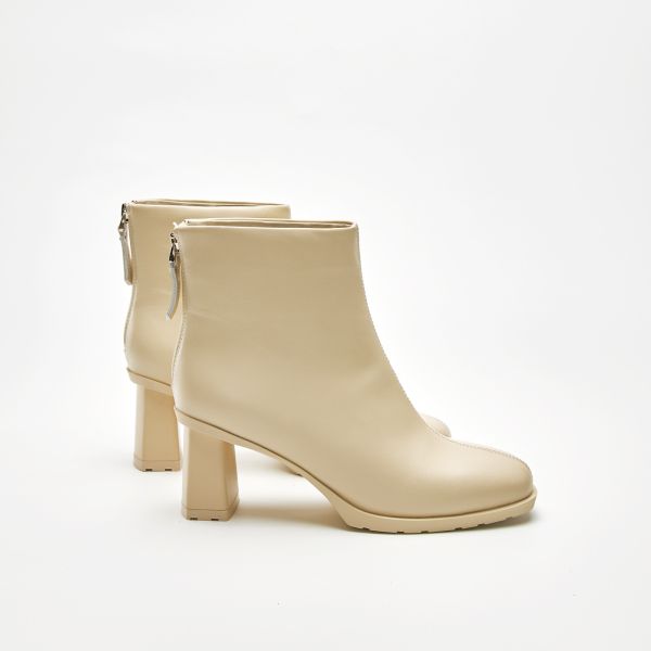 日常造型升級中-中線方頭踝靴-奶油白 小白鞋,餅乾鞋,厚底鞋,休閒鞋,鬆餅鞋,真皮鞋,送客神器,情侶鞋,球鞋,厚底球鞋,樂福鞋,瑪莉珍鞋,高跟鞋,女鞋,勃肯鞋,短靴,切爾西靴,踝靴,靴子,中筒靴,長靴,尖頭靴