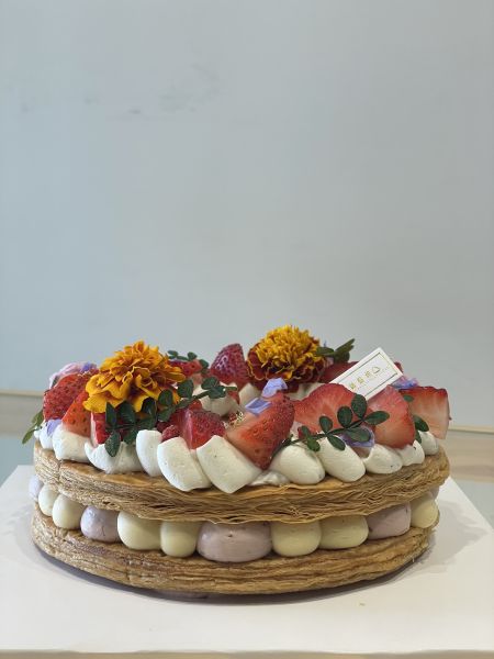 莓好雲圈千層蛋糕 