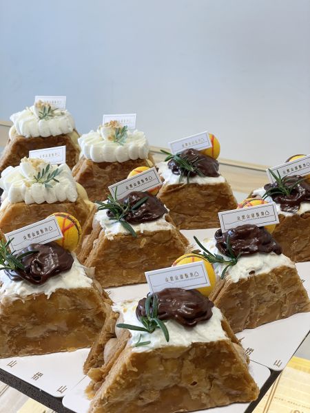 榛果馬頓巧克力千層 