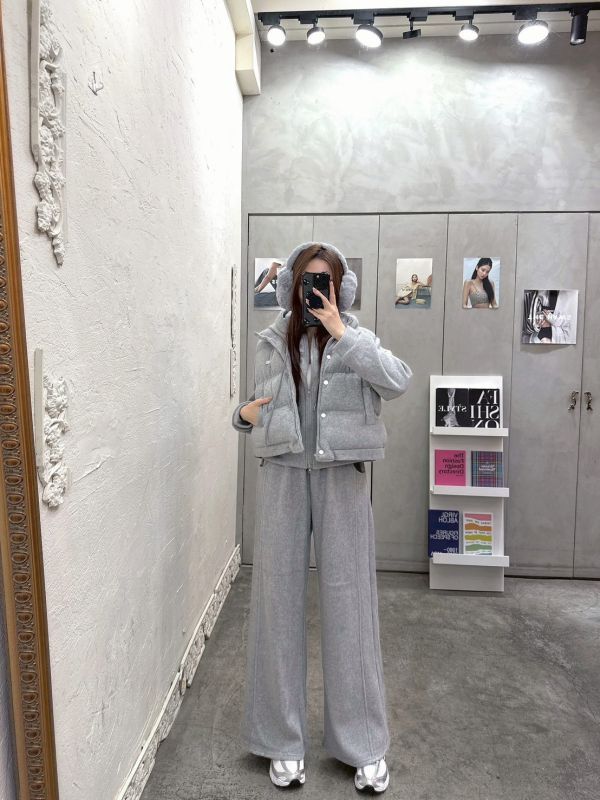 XL Shop #8055爆款三件套 磨毛連帽外套+磨毛寬褲+鋪棉麵包小標背心 冬季、套裝、三件套、麵包背心、內刷毛、寬褲