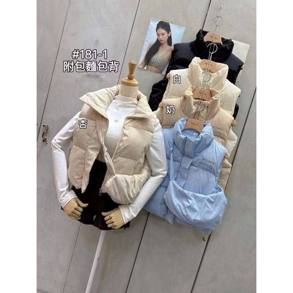 #7666刺繡字母miu翻領麵包背心+同色系包 Porsche、保暖、字母、麵包背心、外套