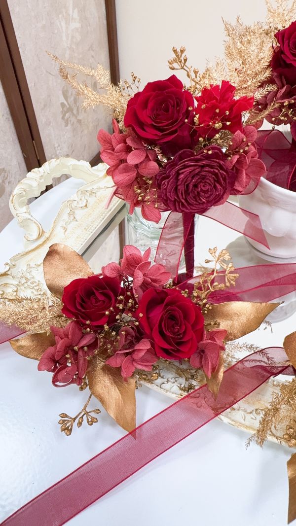 金色紅樺．胸花＆手腕花 紅色胸花,婚禮胸花,紅色手腕花,永生花胸花,不凋花胸花,新郎胸花,伴娘手腕花,紅金胸花,婚禮搭配花飾,典禮胸花推薦