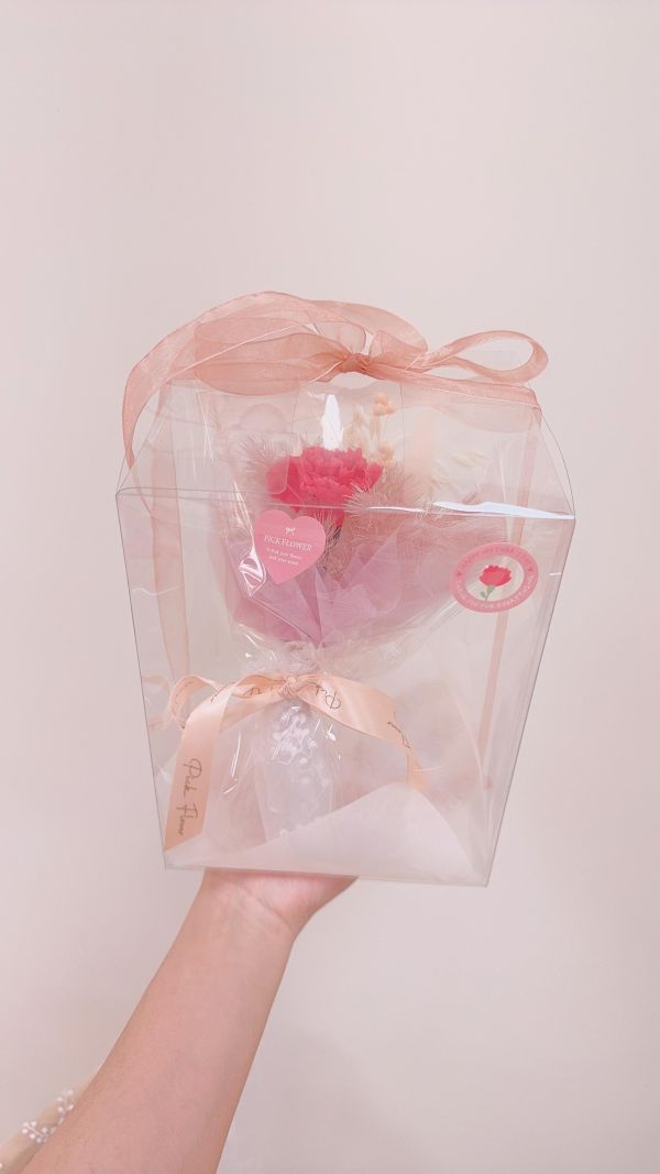 母親節禮物送禮首選｜永生康乃馨蕾絲包裝花禮盒(5色) 母親節小禮物, 不凋花禮盒, 迷你花束, 小花束推薦, 康乃馨禮盒, 畢業花禮, 團體送禮, 平價花束, 台中花店, 不凋花推薦