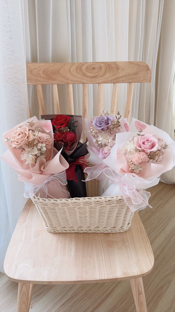 永生玫瑰與擴香玫瑰花束 捧花 、捧花訂製 、捧花設計、捧花禮 
登記、登記結婚、登記捧花、登記寫真 
居家佈置、居家裝飾、結婚準備、花束 
台中花店 、台中花藝 、豐原 、潭子、后里 
乾燥捧花、永生捧花、台中花藝教室
團體課程、手作課程、入厝禮、花藝設計、氣質 
米色、奶茶、奶茶色、奶茶控