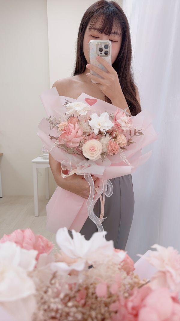 柔粉梔語．永生梔子花大型花束 永生梔子花,不凋花花束,粉色永生花,浪漫花禮,紀念日花束,感謝花禮,永生花禮物,梔子花寓意,永生花設計,PICK FLOWER 揀花