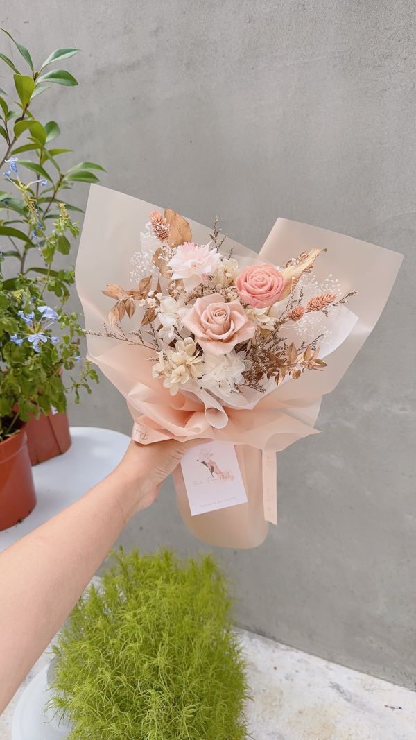 柔光永生玫瑰花束_暮光奶茶 永生花束 乾燥花束 生日花束 情人節花束