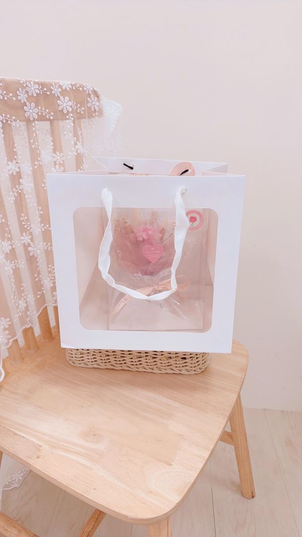 母親節禮物送禮首選｜永生康乃馨蕾絲包裝花禮盒(5色) 母親節小禮物, 不凋花禮盒, 迷你花束, 小花束推薦, 康乃馨禮盒, 畢業花禮, 團體送禮, 平價花束, 台中花店, 不凋花推薦